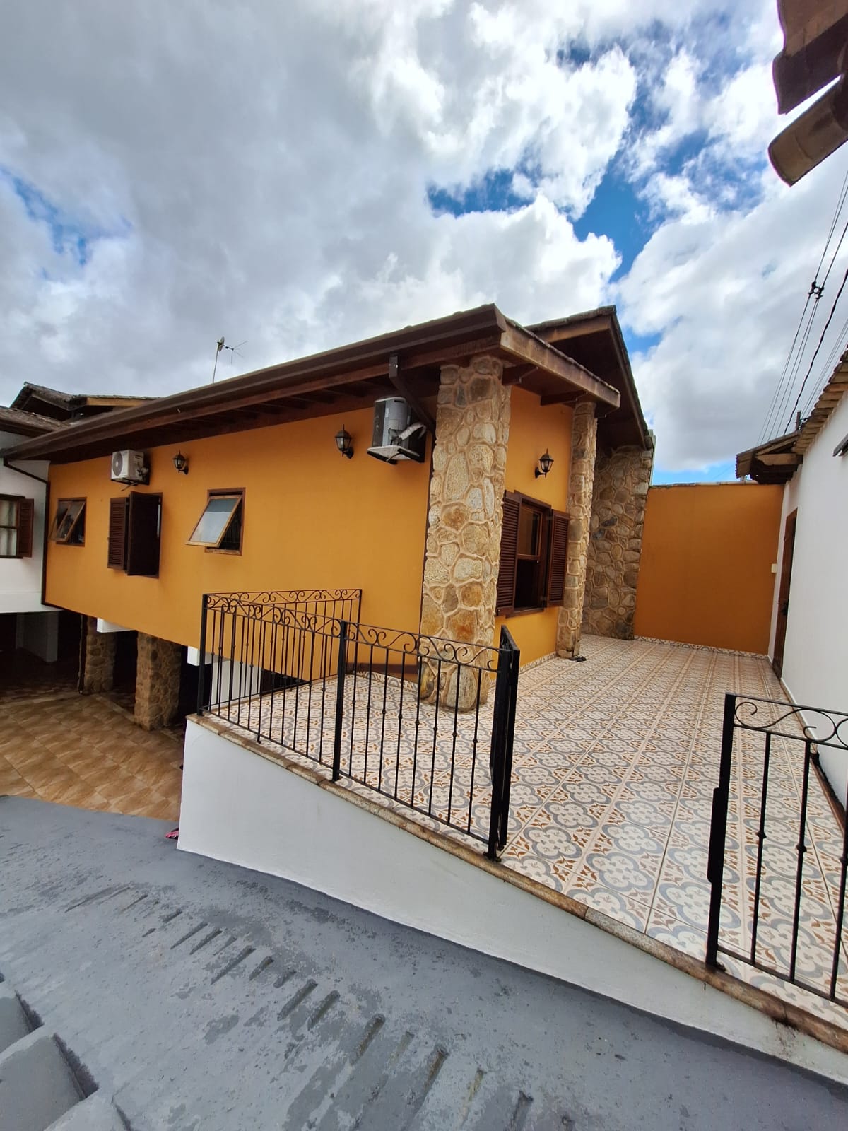 Casa para alugar em paraty rj pousada hotel paraty at 18.40.21 (1)
